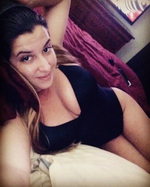 Almaz call girl in Lewistown and tantra massage